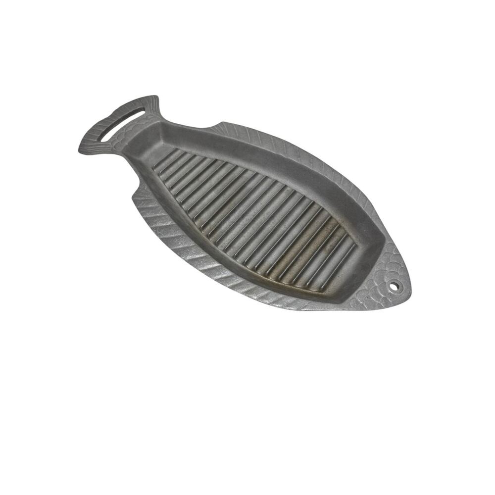 Wilton Armetale Gourmet Grillware Grilling Fish Pan 18.5 Inch by 8.5 Inch